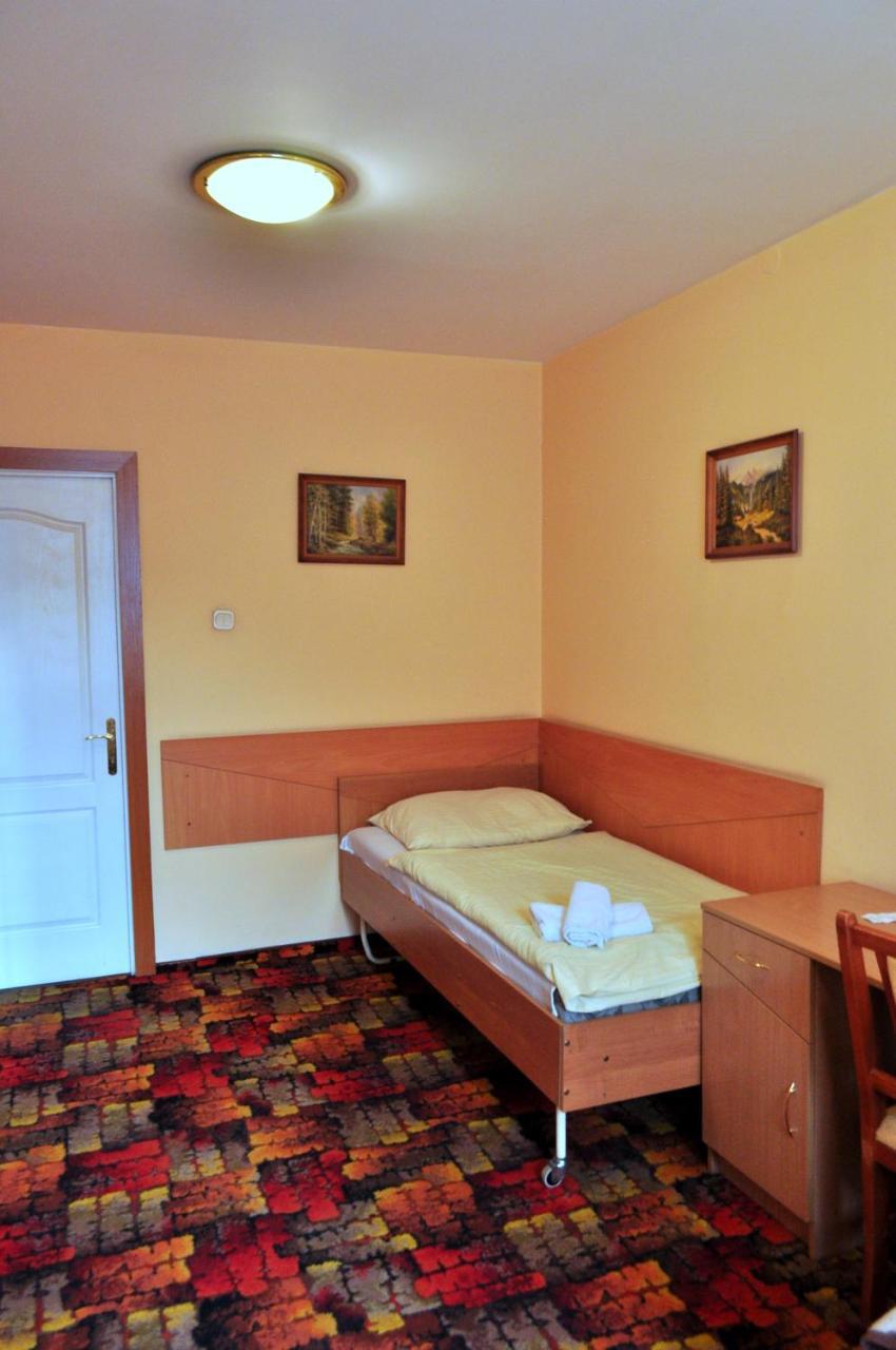 Bristol Economy Bed & Breakfast Bytom Exterior photo